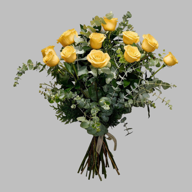 DOCENA DE ROSAS TALLO LARGO AMARILLAS