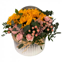 SOMBRERERA EN ROSA Y AMARILLO