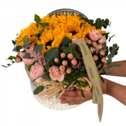 SOMBRERERA EN ROSA Y AMARILLO